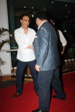 Vidhu Vinod Chopra, Rishi Kapoor at Prem Chopra_s bash for the success of Sharman Joshi_s film Ferrari Ki Sawaari on 20th June  2012 (114).JPG